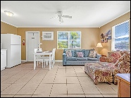 Land Cabin 11 Living Room